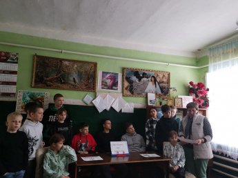 06.02.2024 года работники Ержинского СДК провели беседу с детьми  "Мы сильнее чем наркотики".
